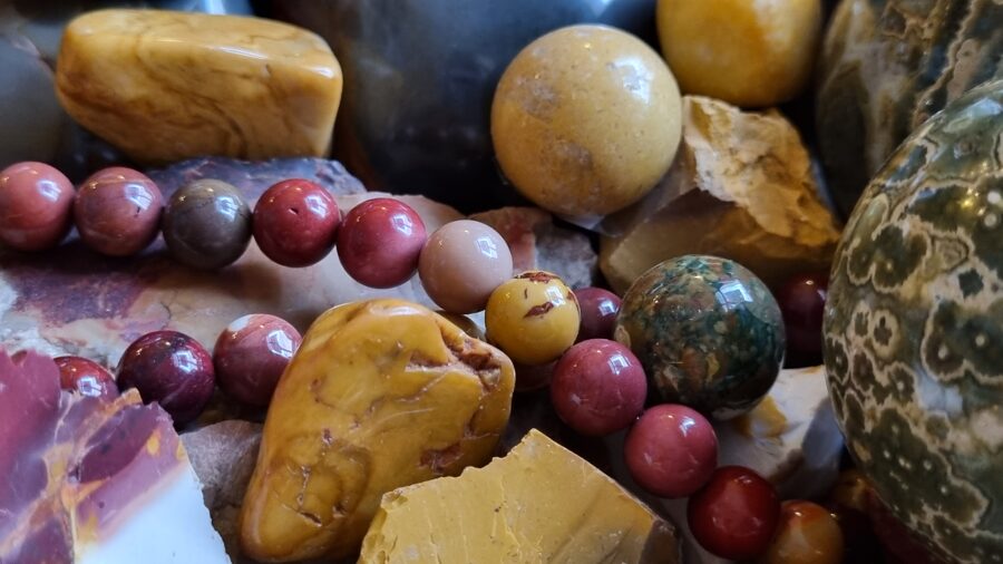 Dzeltena, Mukaīts, Peisāžas