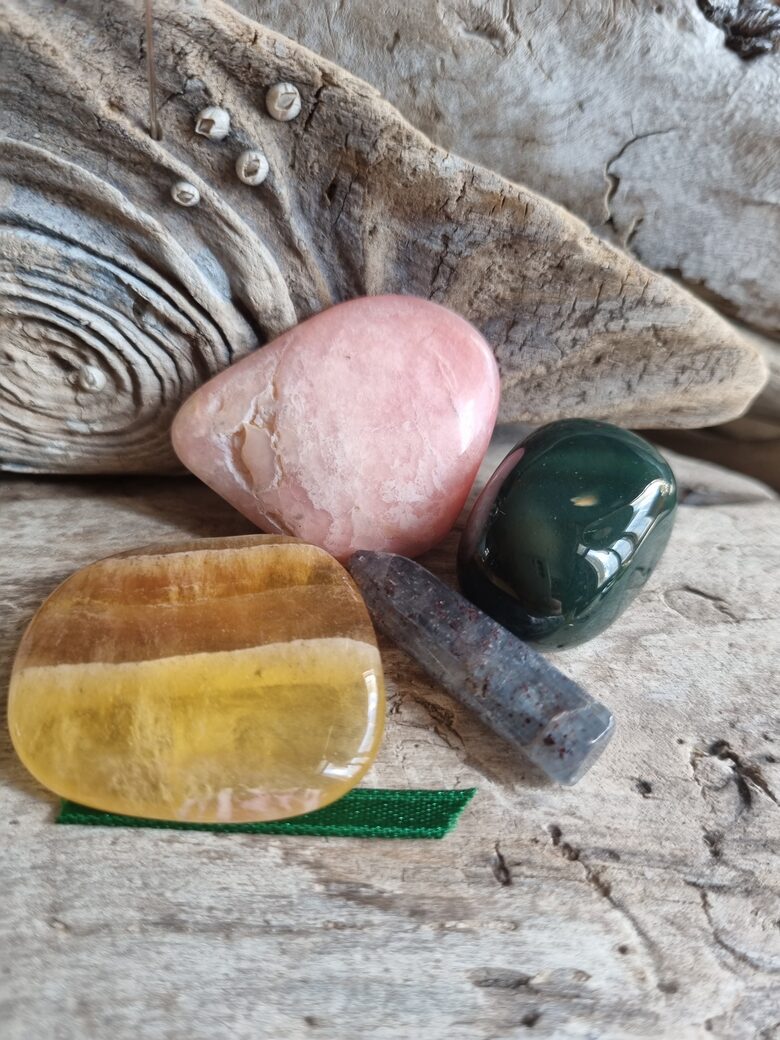 Komplekts "Atbalsts stresa laikā" nr 4. Zaļa bantīte Var turēt guļamistabā