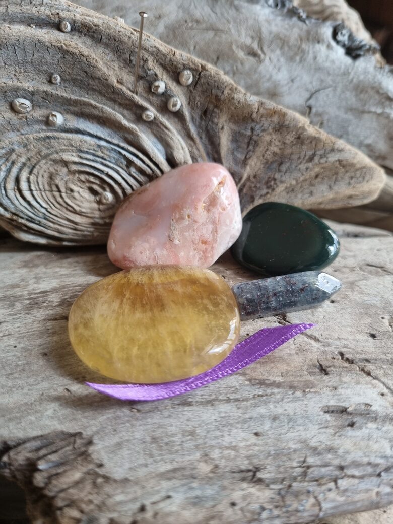 Komplekts "Atbalsts stresa laikā" nr 5. Lillā bantīte Var turēt guļamistabā