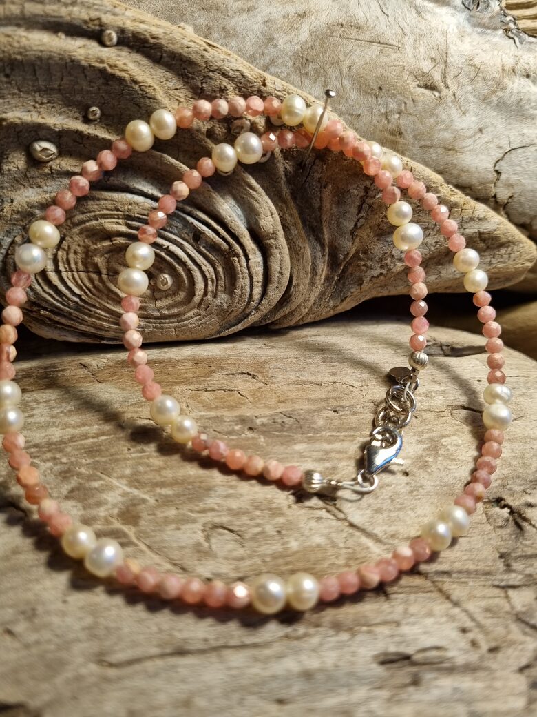 Rodohrozīta krelles "Vienmēr ar mīlestību" Garums 45cm +ķēdīte Vieglas bumbiņa 4 mm Ar dabīgām pērlēm