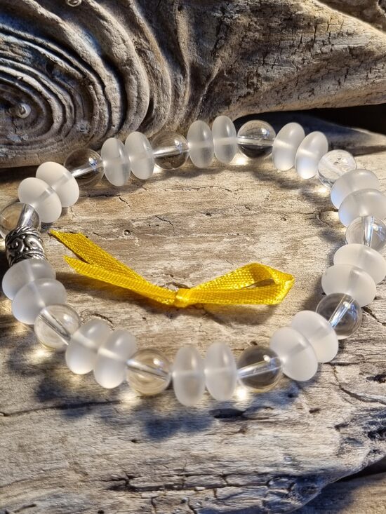 Kalnu kristāla rokassprādze Izmērs 19 cm Bumbiņa 8-10 mm Dzeltena bantīte