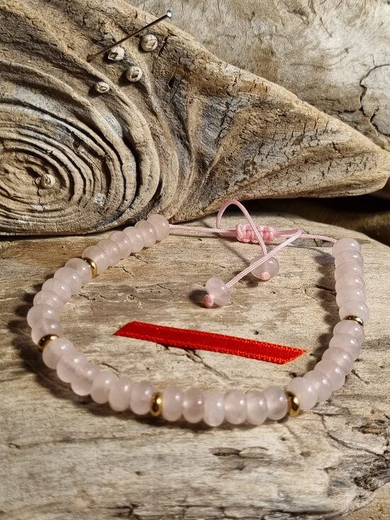 Rozā kvarca aproce "Atkal mīlestība " Izmērs 17 cm + aukliņa Bumbiņa 6 mm Visiem zodiakiem Sārta bantīte