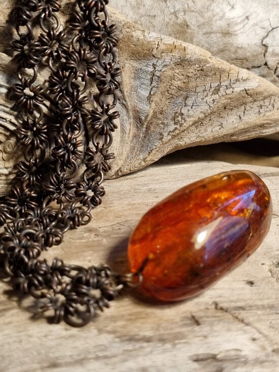 Dzitara kulons "Jūras dziesma" ar vara ķēdi Izmērs 4 x 2.3 cm ķēde 38 cm