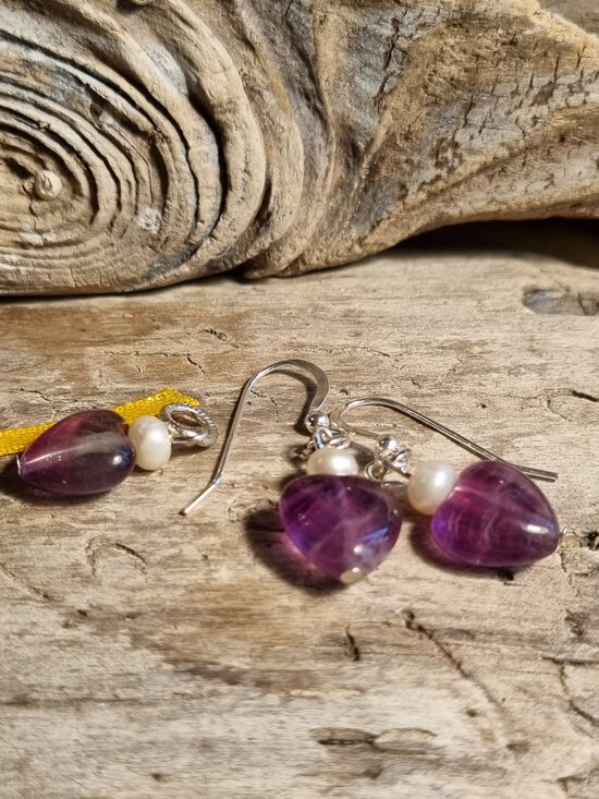 Fluorīta komplekts "Mīļajai" nr 1. aukari ar pērli 1 x 1 cm Kulons 1 x 1 cm Sudraba āķītis Dzeltena bantīte