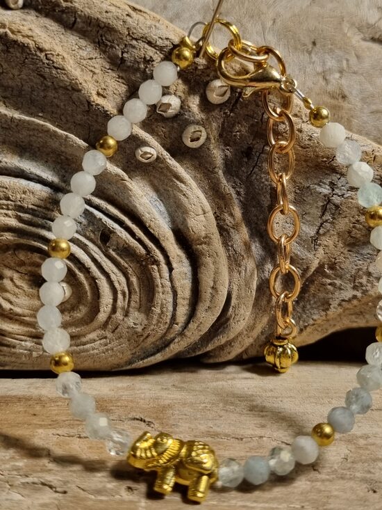 Akvamarīna aproce "Zelta zilonis" nr 1. Izmērs 16 cm + ķēdes garums Zelta krāsas metāls