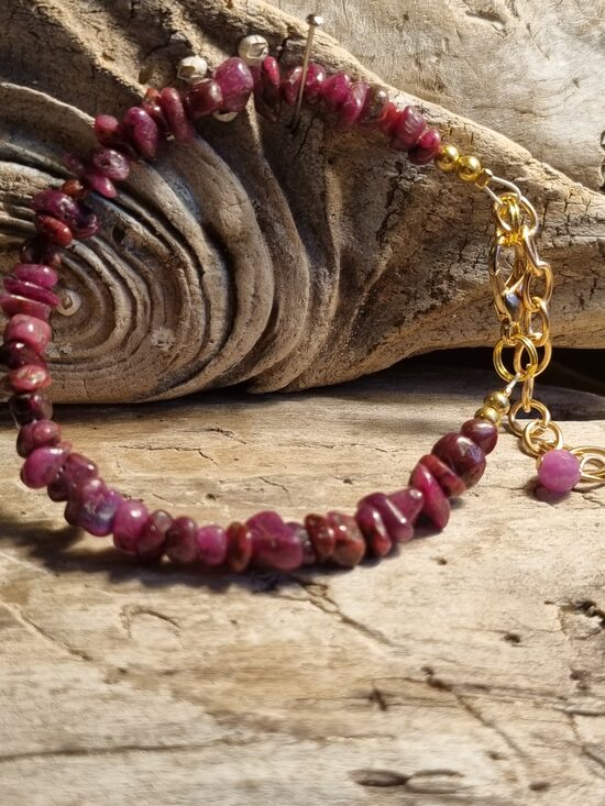 Rubīna aproce "Atrast mīļoto" Garums 17 + ķēdīte Gabaliņi 0.8 x 0.5 mm