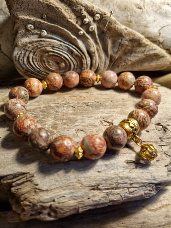 Leoparda jašmas aproce "Vīrieša spēks" Garums 22 cm Bumbiņa 12 mm Zelta krāsas detaļas