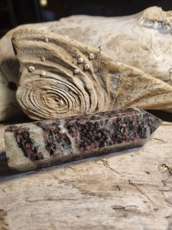 Granāta prizma "Jaunas iespējas" Garums 8.5 x 2 cm 