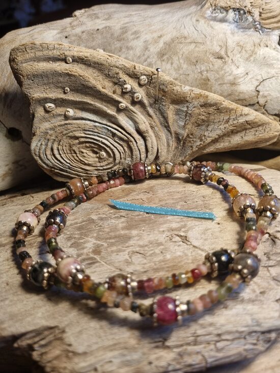 Multiturmalīna krelles "Skaistās" nr 2. Garums 49 cm Bumbiņa 8 un 5 mm Zila bantīte