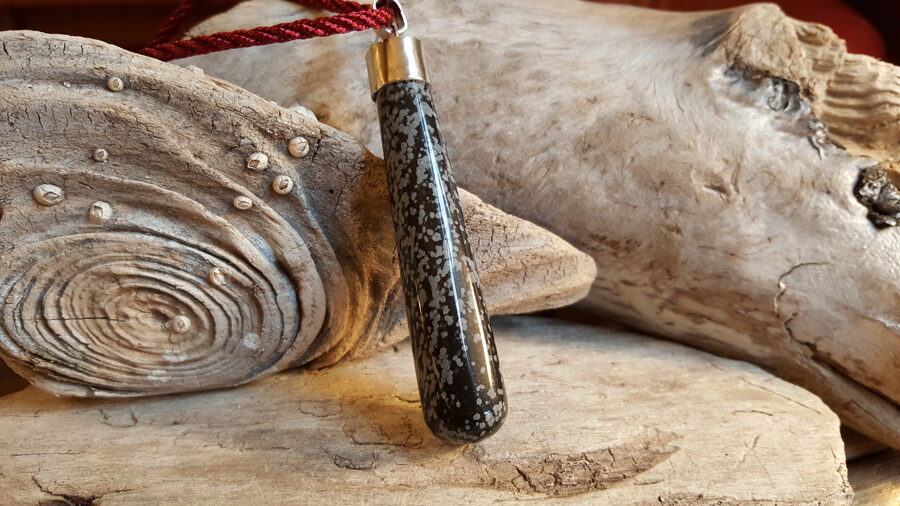 Obsidiāna kulons "Stiprais balsts" Izmērs 7.5 x 1.7 cm Aizsargamulets Piemērots vīrietim Sudrabs