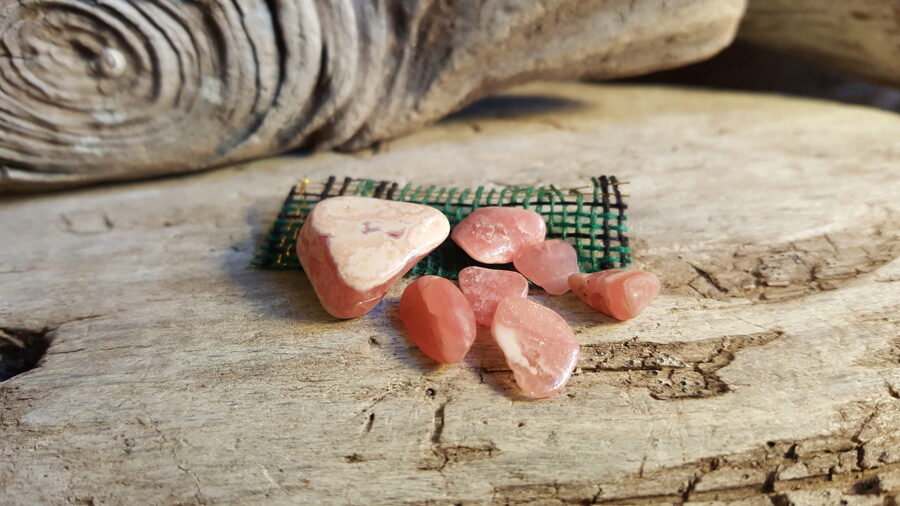 Rodohrozīta olīši "Stiprai ģimenei" nr 1. No Argentīnas Rūtaini zaļa bantīte No 1.6 - 0.5 cm