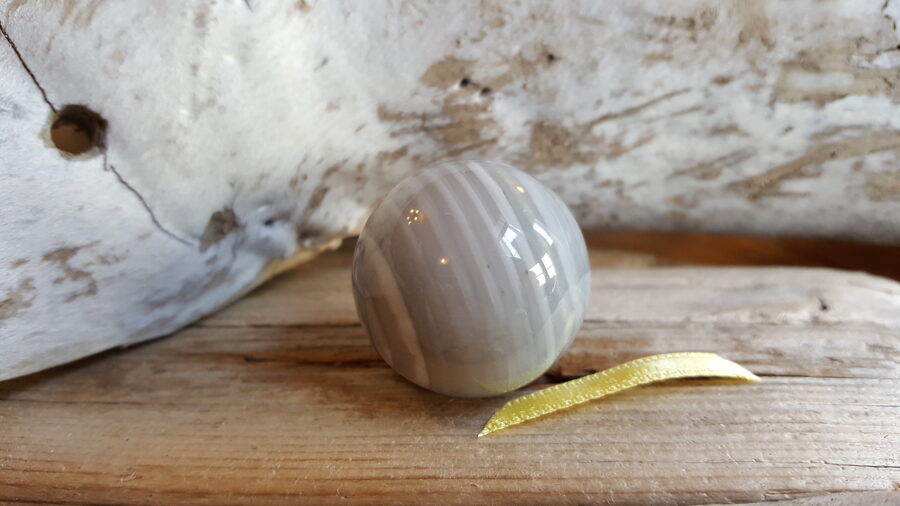 Ahāta lode "Stabilitāte" nr 1. Izmērs 3 cm Dzeltena bantīte