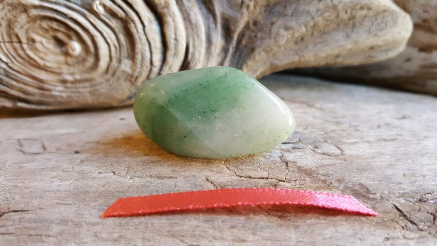 Avanturīna olis "Gaišais" Izmērs 3 x 2 x 1.5 cm Rozā bantīte