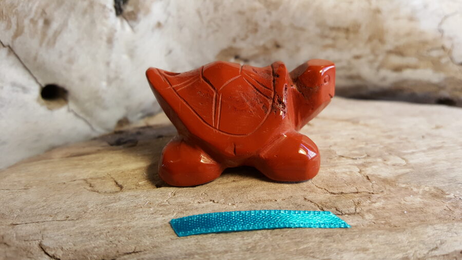 Jašmas figūra "Mīļš bruņurupucis" Izmērs 4 x 3 x 2 cm Zila bantīte