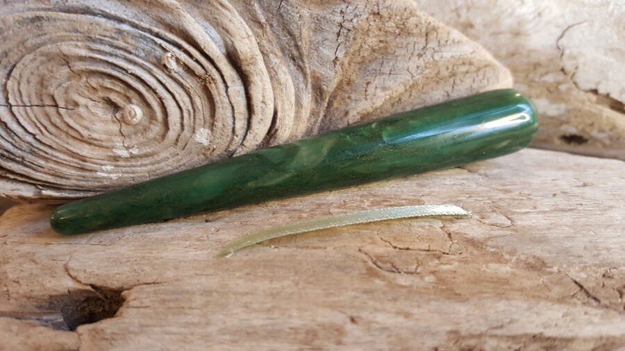 Prazema masāžas nūjiņa "Nomierinošais" Izmērs 10 x 1.3 cm Pašmasāžai, turēt rokās Zaļa bantīte