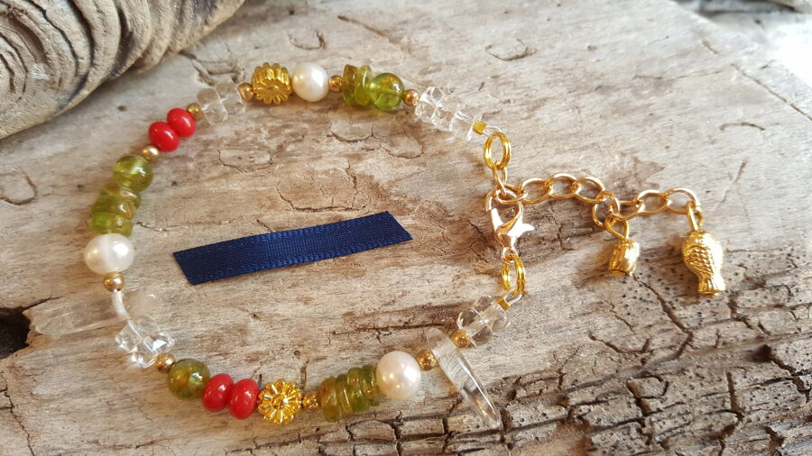 Rokassprādze "Vienmēr priecīgs" nr 4. Izmērs 16 cm + ķēdīte Zivtiņa Tumši zila bantīte Zelta krāsas metāls