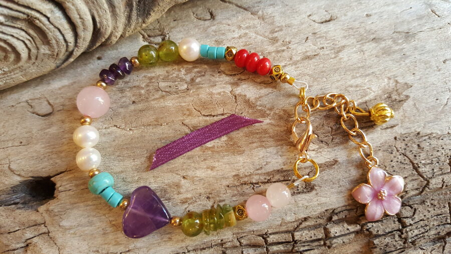 Rokassprādze "Vienmēr priecīgs" nr 5. Izmērs 16.5 cm + ķēdīte Puķīte Lillā bantīte Zelta krāsas metāls