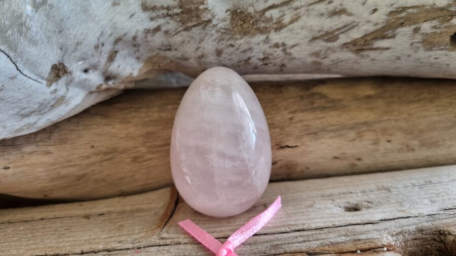 Rozā kvarca ola "Satikt mīlestību" nr 2. Izmērs 4.5 x 3 cm Rozā bantīte