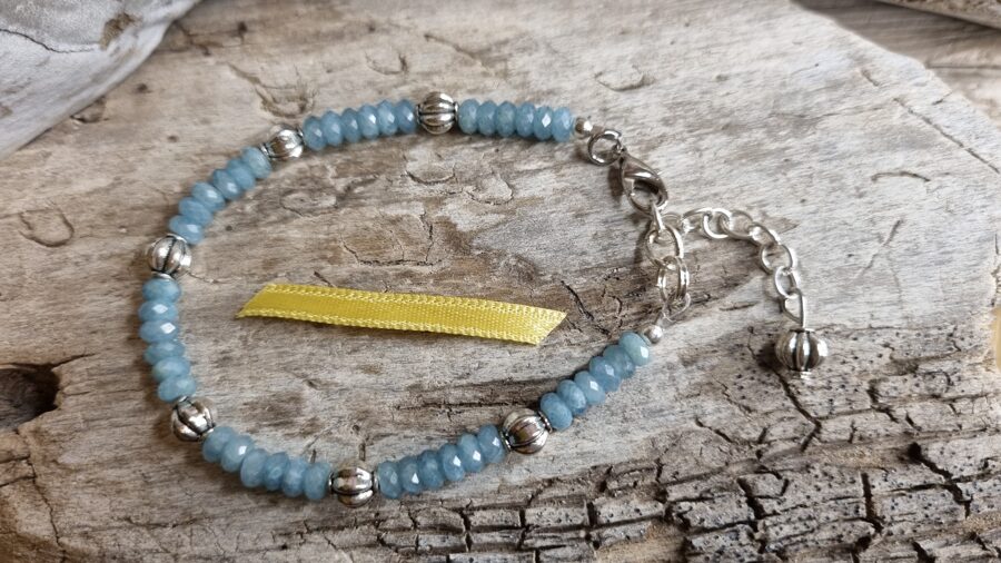 Akvamarīna rokassprādze "Vienmēr priecīgs" nr 5. Garums 18 cm + ķēdīte Dzeltena bantīte Sudraba krāsas metāls