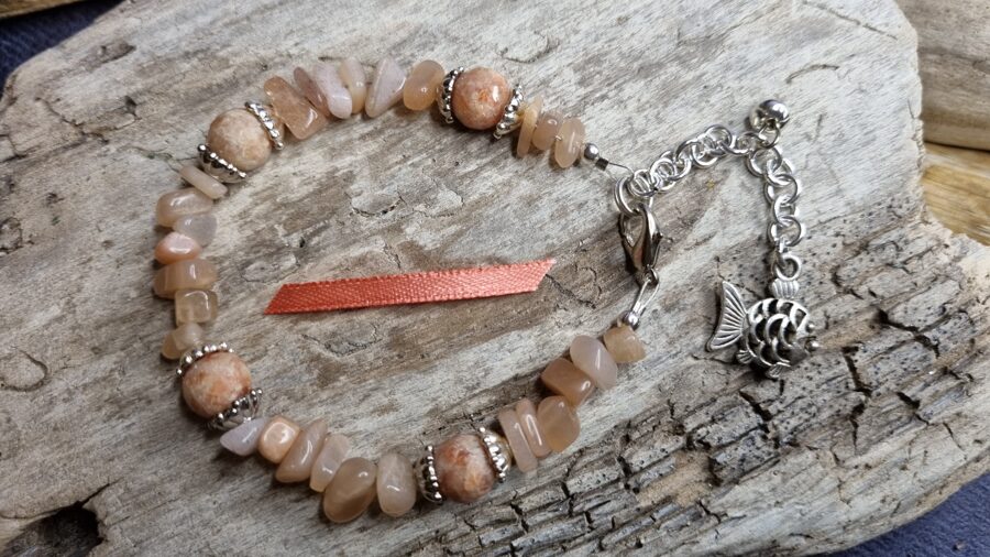 Mēnessakmens rokassprādze "Mana zivtiņa" Garums 18 cm+ķēdīte pagarinājumam Oranža bantīte Sudraba krāsā