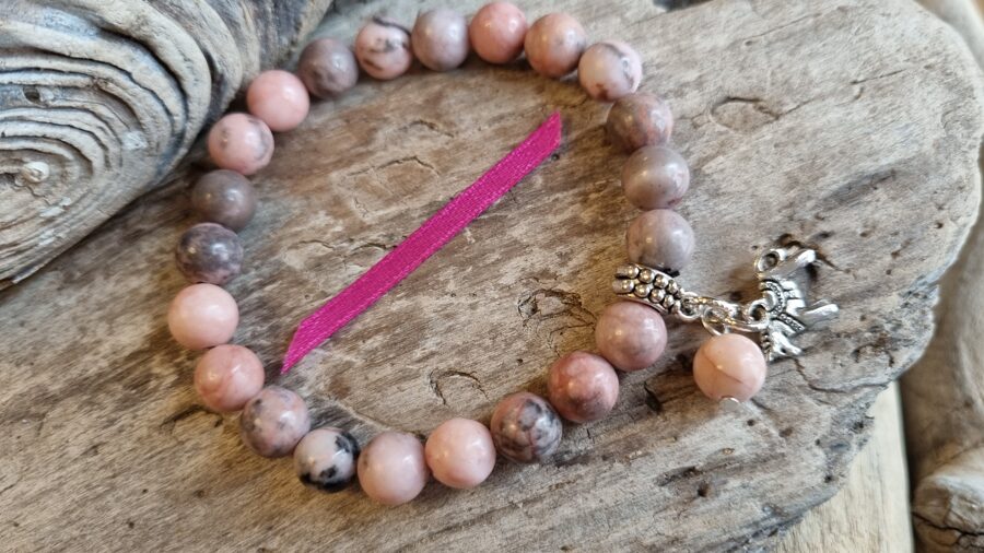 Rozā opāla rokassprādze "Prieks dienas garumā" nr 4. Izmērs 18.5 cm Sudraba krāsas metāls Rozā bantīte