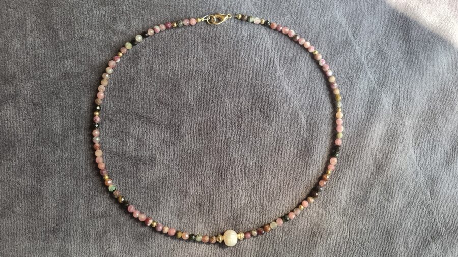 Multiturmalīna krelles "Emociju līdzsvaram" ar pērli 4 mm Garums 46 cm