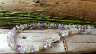 Krelles "Sievietes smarža". Kreļļu garums ir 44cm. Slīpēti 8 mm Ametists, Prenīts, Rozā kvarcs.